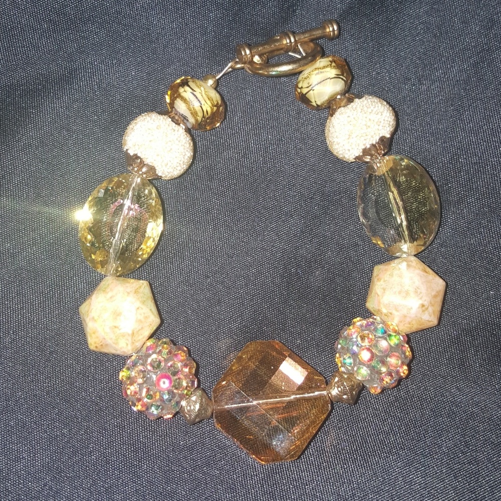 Bracelet with gold tones